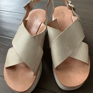 Barney’s New York Platform Sandal 39